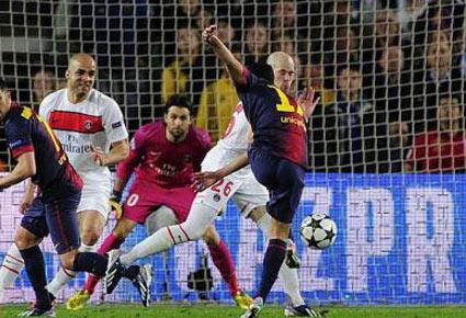 ميسي ينقذ برشلونة ويقوده لقبل نهائي دوري الابطال